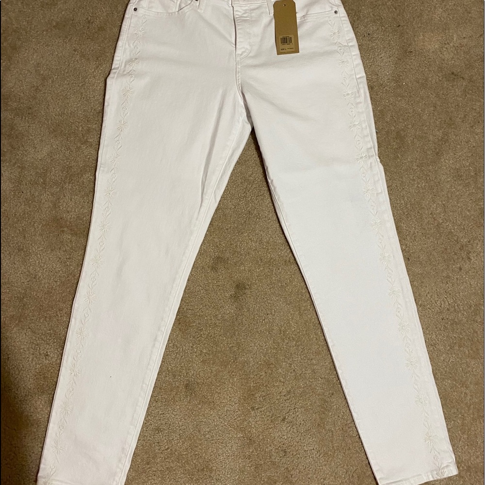 NWT: Levi 311 jeans